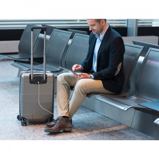 In this article you will know about LEXICON SMART SUITCASE. this smart suitcase will chnage the way of your travel. it has USB port and Sim.